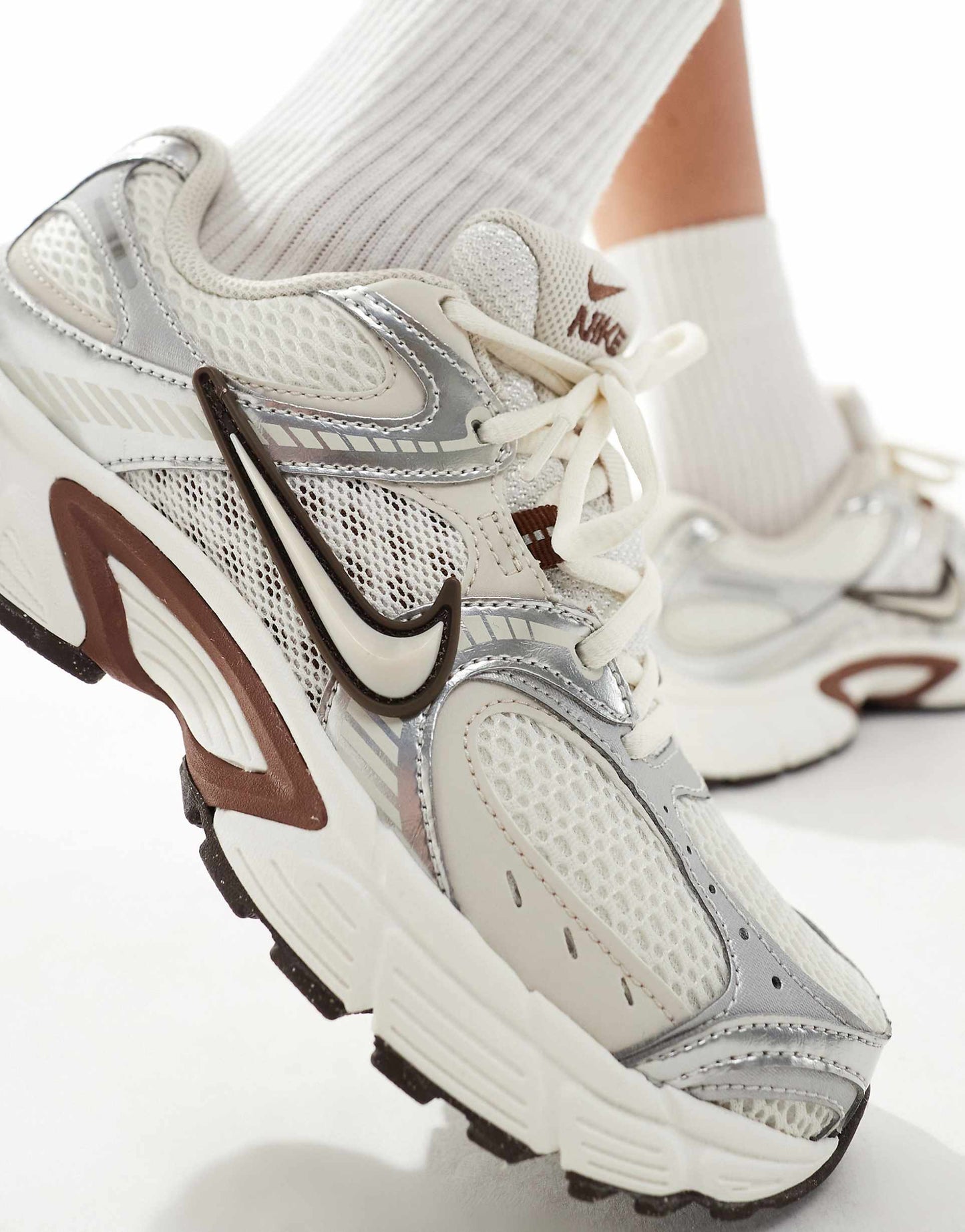 Nike V5 RNR Sail Fauna Brown Phantom Light Orewood Brown (Women's)